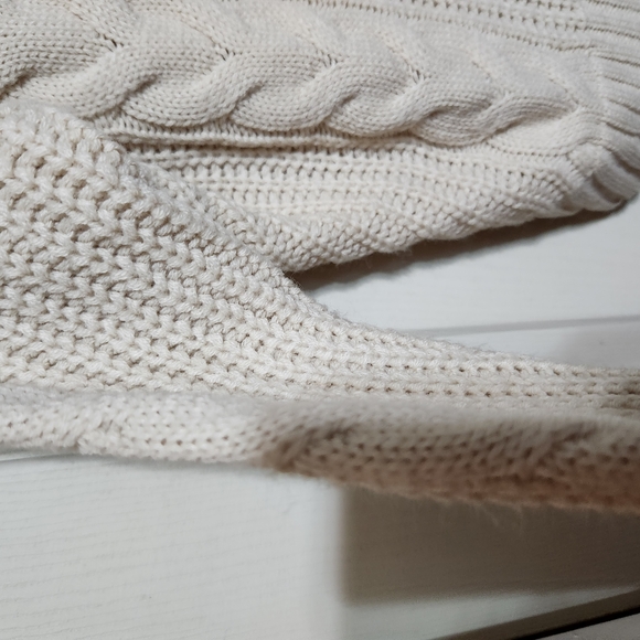 Women's Cream Cable Knit Sweater - Picture 6 of 11